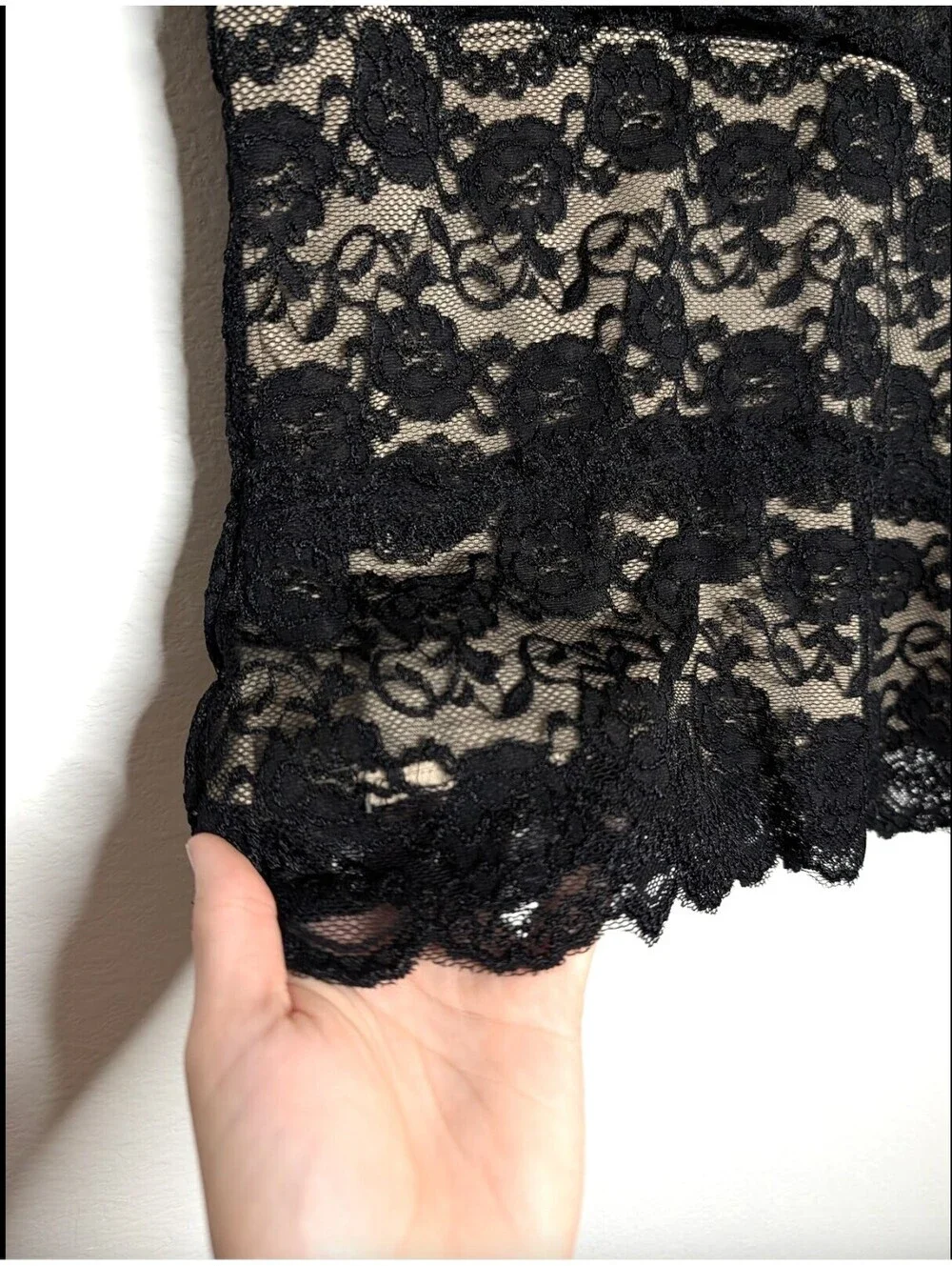 Vintage Lace V-Neck Tank Top - Picture 2 of 6